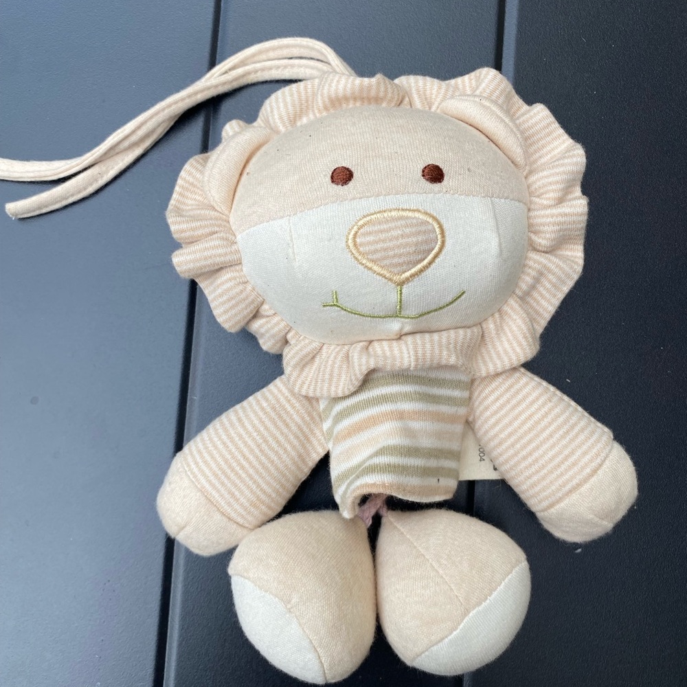Discovery Toys Plush Cotton Lion Baby Lovey Pull Musical Stuffed Toy Tan Cream